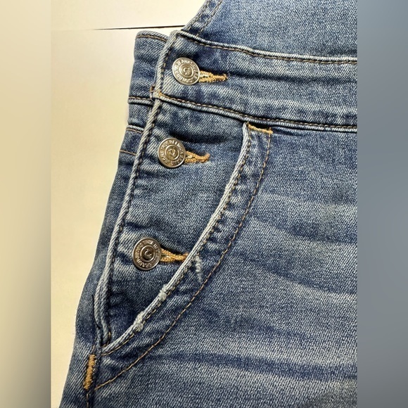 True Religion Denim Overall Shorts  Raw Hem Adjustable Straps Side Buttons Large - Picture 9 of 13